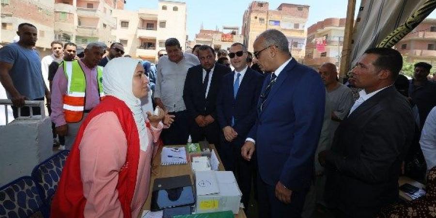 محافظ كفر الشيخ يتفقد القافلة الطبية المجانية بقرية شباس عمير.. صور