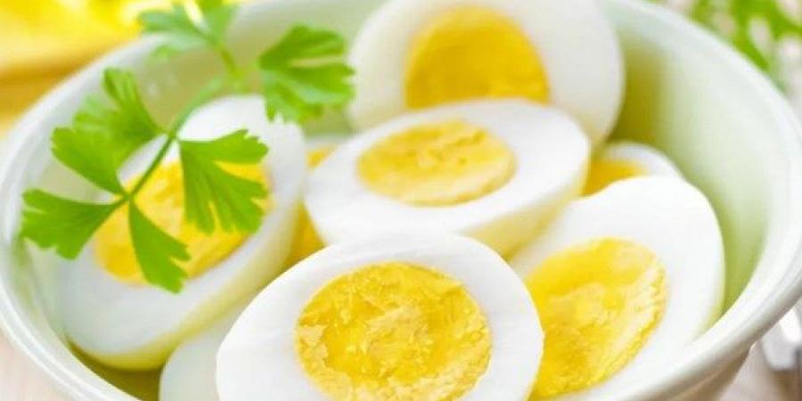 سعره وصل 70 جنيها.. هل البيض خطير لمرضى السكر والقولون؟