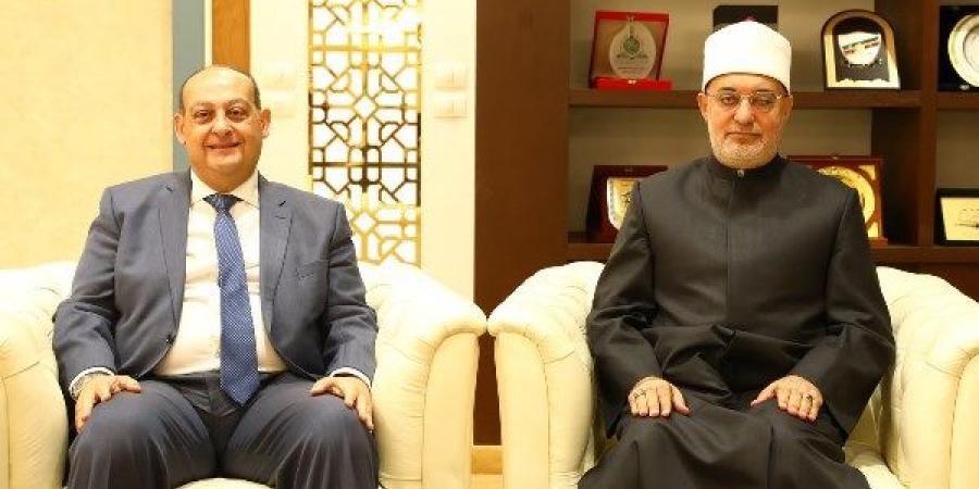 مفتي الجمهورية يستقبل مساعد وزير الخارجية للعلاقات الثقافية لتعزيز التعاون المشترك