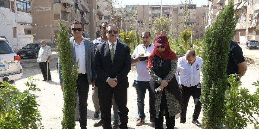 محافظ بورسعيد يتفقد تطوير ورفع كفاءة منطقة "عمر بن الخطاب" بعدد 168 عمارة
