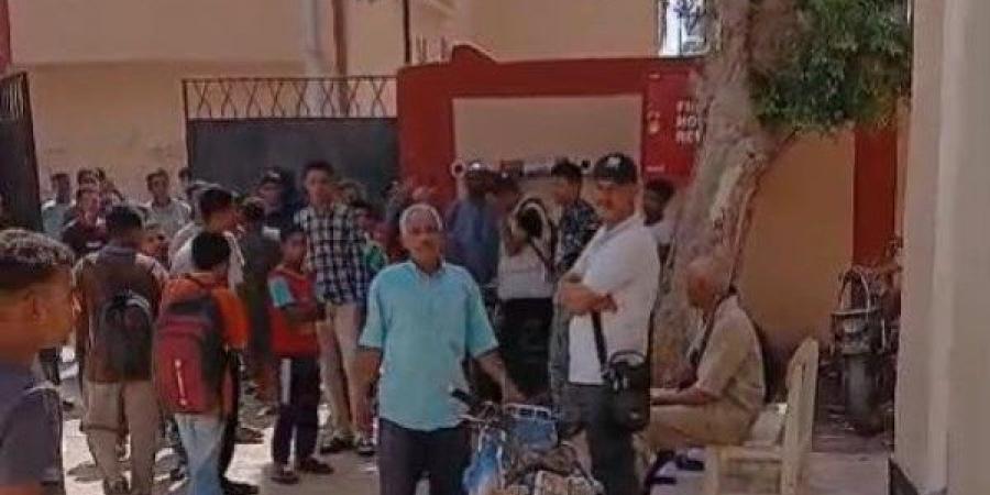 تعليم قنا يحقق فى واقعة اشتباك بين أولياء أمور ومراقبين بمدرسة العبور