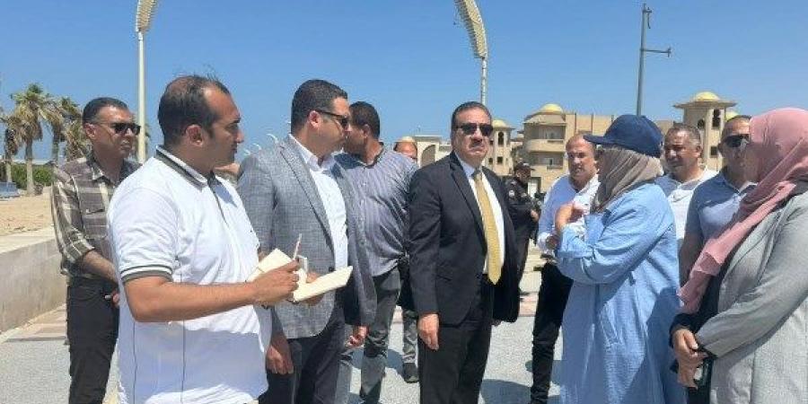 أبو ليمون يوجه بتكثيف أعمال التطوير الجارية بكورنيش وشاطئ بورسعيد