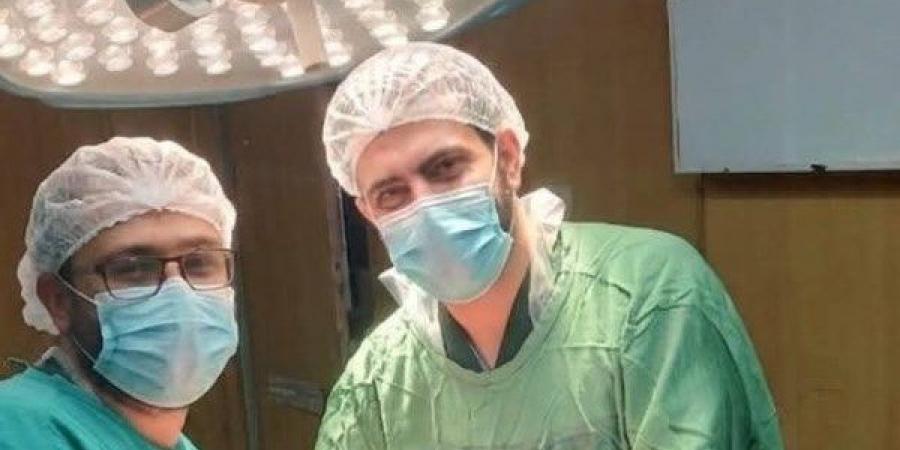 ملحمة جراحية لإنقاذ شاب من نزيف حاد وتهتك بالأمعاء بمستشفى قويسنا