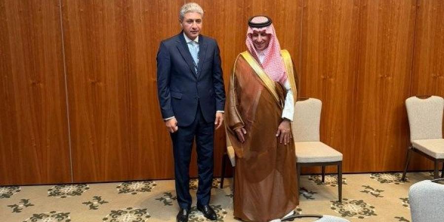 وزير السياحة يبحث مع نظيره السعودي مواصلة التنسيق لتحقيق مصالح البلدين
