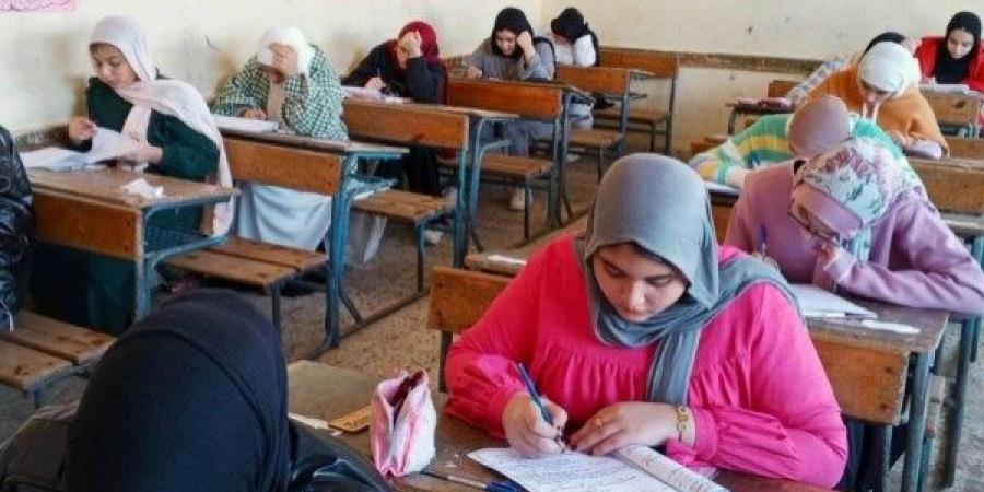 تعليم القليوبية: انتهاء امتحانات الشهادة الإعدادية دون حالات تسريب.. وبدء أعمال التصحيح