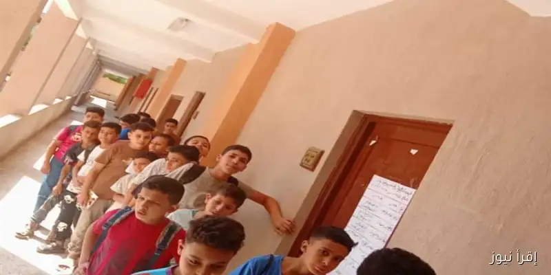 توزيع الكتب الدراسية على طلاب مدرسة أجهور للتعليم الأساسي في القليوبية