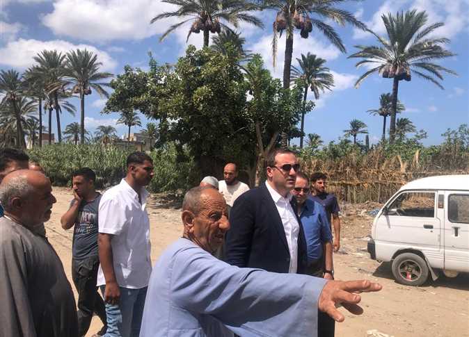 لجنة هندسية تعاين قرى ريف المنتزه بالإسكندرية لتنفيذ مشروع الصرف الصحي