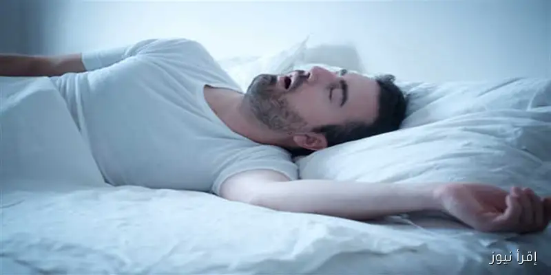خبراء يشرحون كيف يمكن لوضعية النوم أن تحمي الدماغ وتقي من الزهايمر
