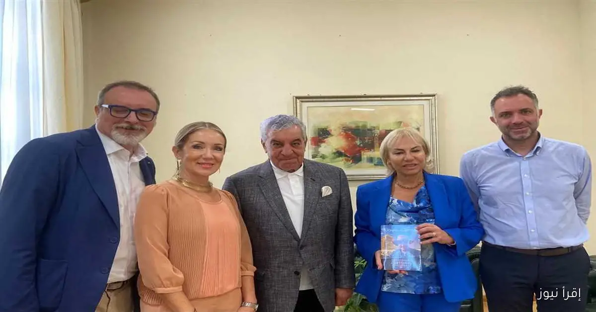 تسليم زاهي حواس مفتاح مدينة «لاتينا» الإيطالية تكريمًا لمسيرته العلمية