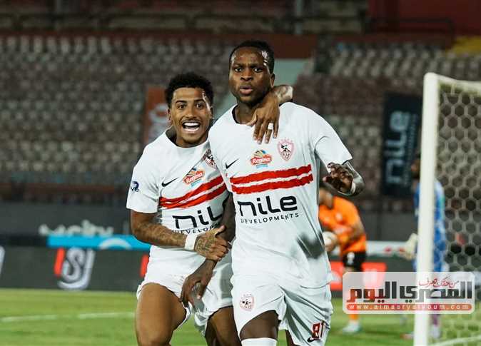 شيكو بانزا و خوان ألفينا خلال مباراة الزمالك و فاركو في الدوري الممتاز - صورة أرشيفية