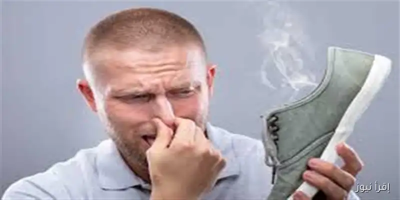 إذا كانت رائحة حذائك تسبب لك الإحراج، إليك طرق مبتكرة للتخلص منها بسرعة