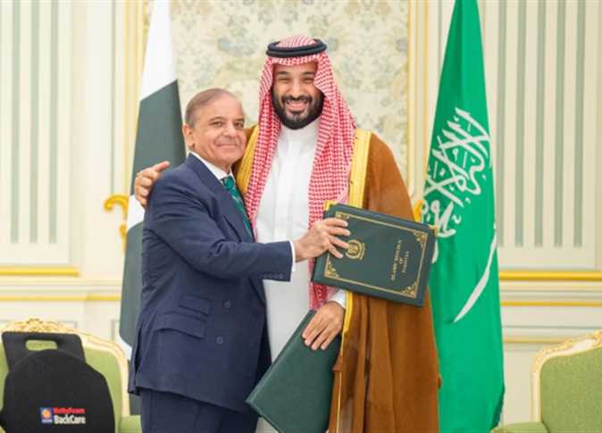 ولي العهد السعودي ورئيس وزراء باكستان