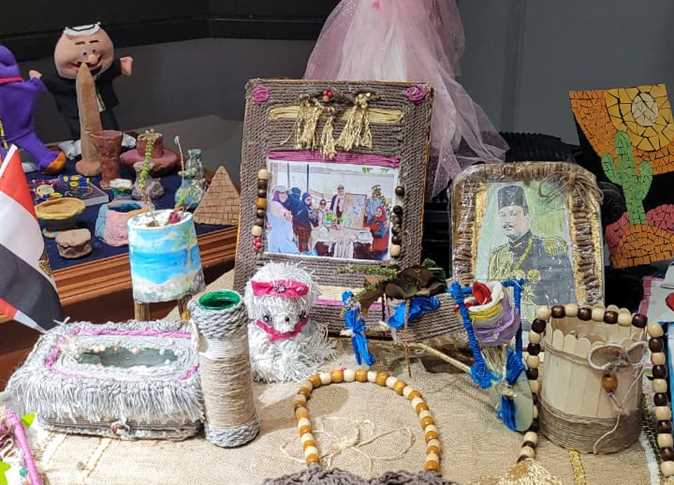 معرض فني للمشاركين
