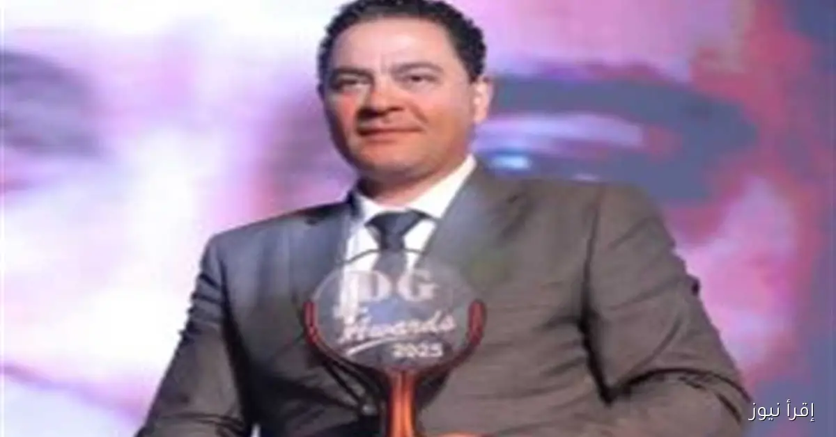 الشاعر نادر عبدالله يحقق إنجازاً مميزاً بفوزه بجائزة الإبداع في احتفالية دير جيست 2025