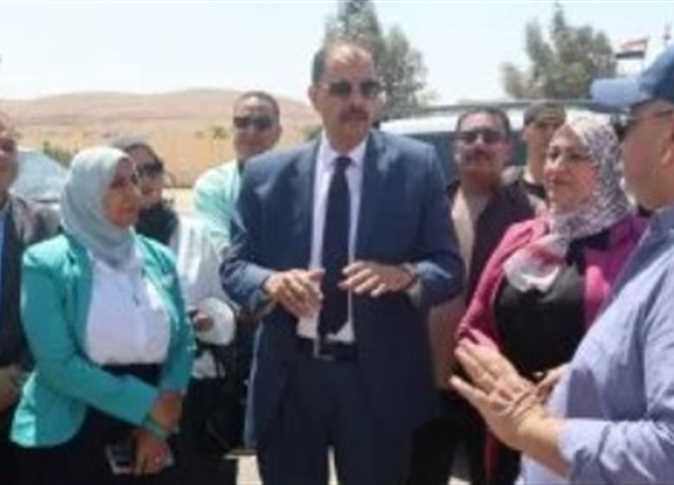 صورة لجولة المحافظ
