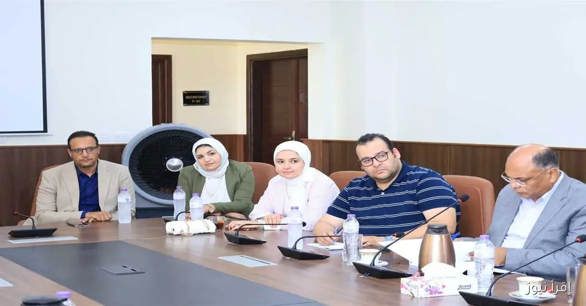رئيس جامعة المنيا يترأس اجتماع مجلس الجامعة الأهلية في بداية العام الجامعي الجديد