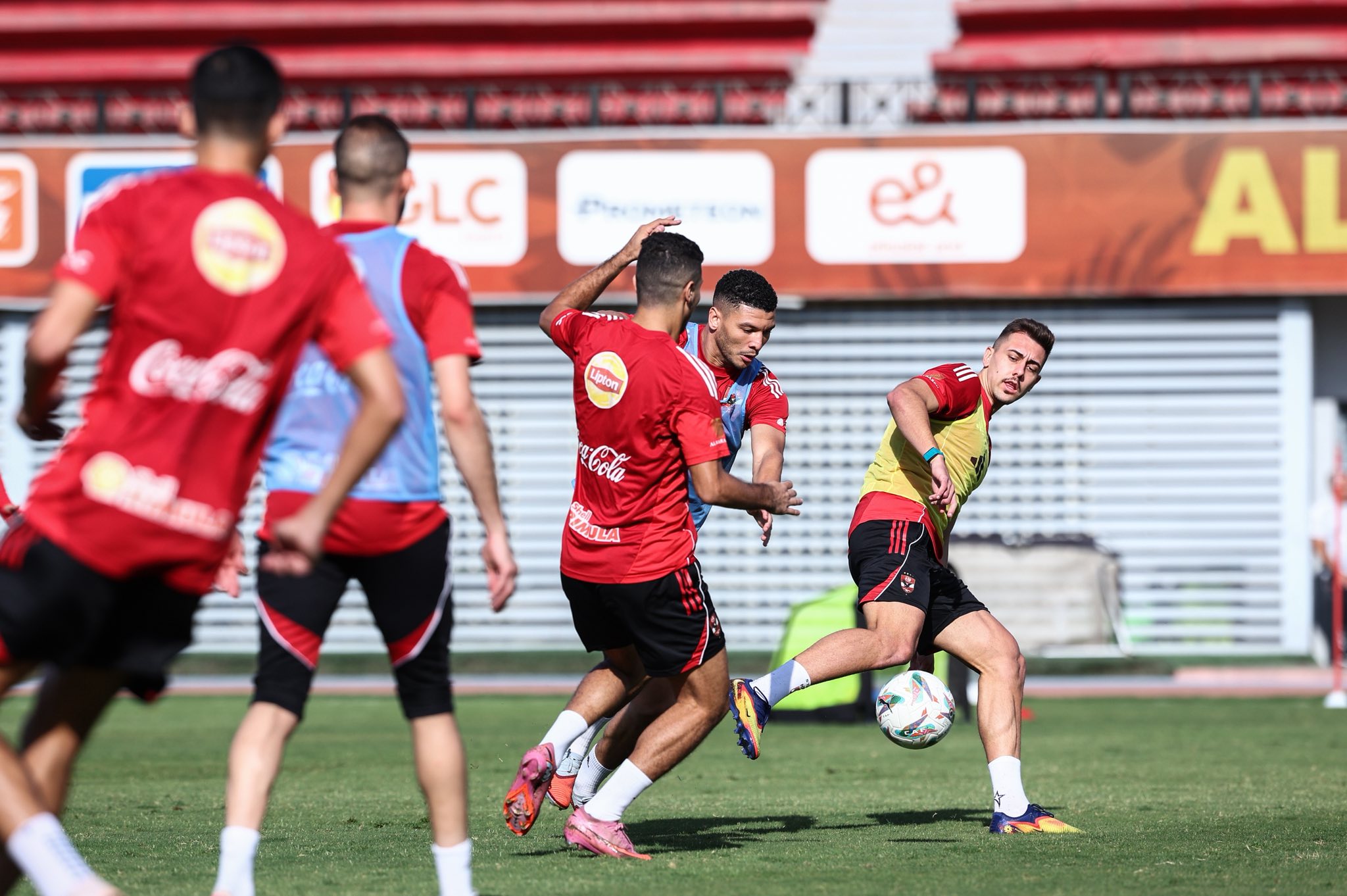 مشاركة أشرف دارى وجرديشار مشاركة أشرف دارى وجرديشار