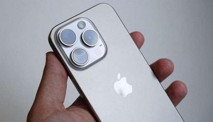 آيفون 18 يبدأ حقبة جديدة من الهواتف بدون فتحات.. أبل على وشك إحداث ثورة تصميمية كبيرة