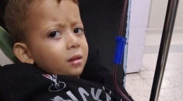 أبوان يحذران من نقص الأدوية في مستشفيات غزة وسط معاناة