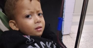 أبوان يحذران من نقص الأدوية في مستشفيات غزة وسط معاناة طفلهما المصاب بسرطان الدم