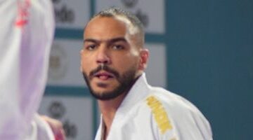 أربعة لاعبين يتأهلون لدور الثمانية في انطلاق بطولة العالم للكاراتيه