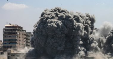 إسرائيل تشن عشر غارات على مواقع داخل الخط الأصفر