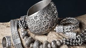 ارتفاع أسعار الفضة في نوفمبر: زيادة 6% بالسوق المحلي