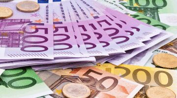 ارتفاع سعر اليورو في منتصف تعاملات اليوم الإثنين بالبنوك المصرية