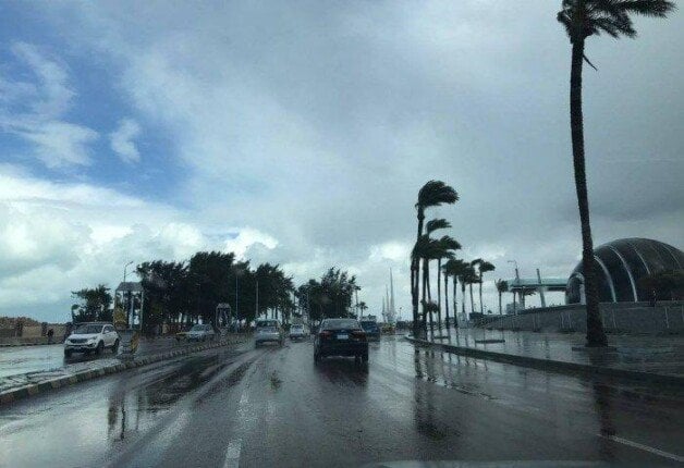 الأرصاد تعلن عن توقعات الطقس.. انخفاض 4 درجات في الحرارة وأمطار على السواحل