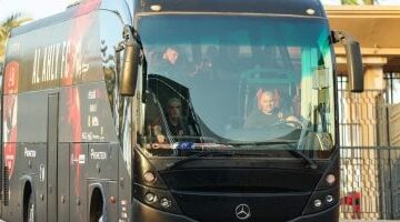 الأهلي يصل استاد القاهرة استعدادا لمواجهة شبيبة القبائل في دوري