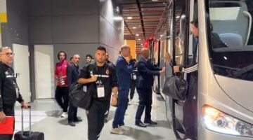 الأهلي يصل استاد مولاى الحسن استعداداً لمواجهة الجيش الملكي