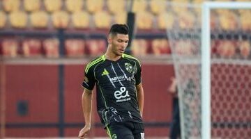 الأهلي يعلن جاهزية أشرف داري لمواجهة شبيبة القبائل في دوري