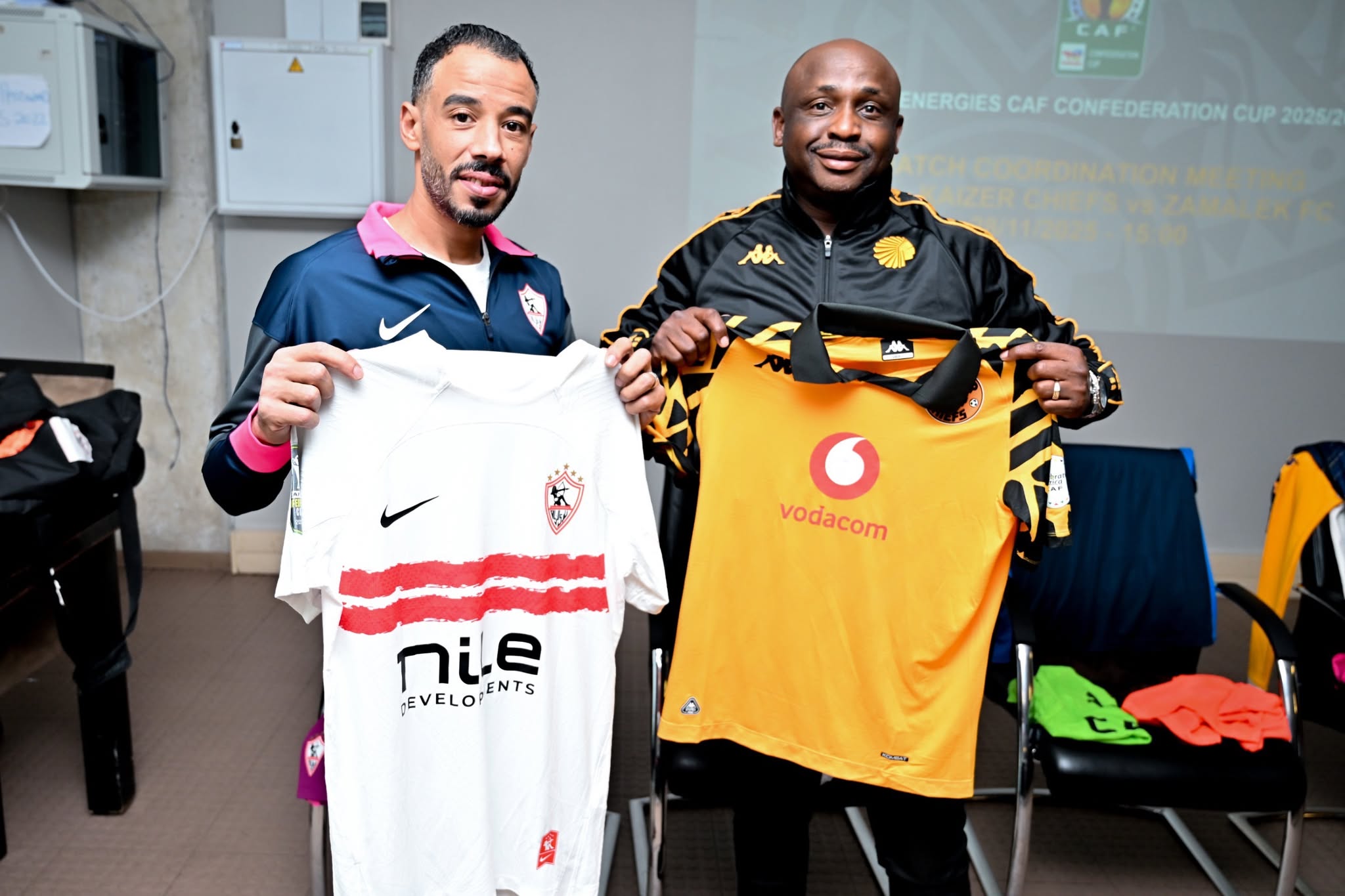 زي الزمالك وكايزر تشيفز زي الزمالك وكايزر تشيفز