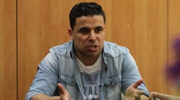 الفنانة دينا سليم تودع والدها في مسجد الشرطة بحضور خالد