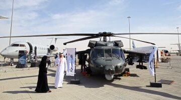 تحطم مقاتلة خلال عرض جوي في دبي يسفر عن مقتل