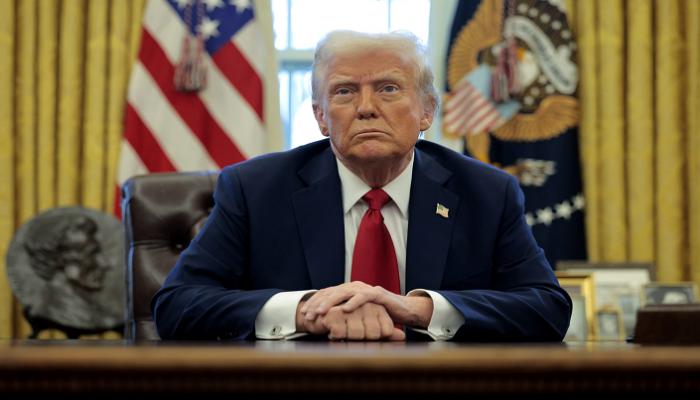 ترامب يخطط لإغلاق الأجواء فوق فنزويلا بعد تحشيدات الكاريبي