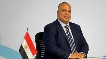 خبير اقتصادي يكشف أسباب ارتفاع الدولار 20 قرشاً خلال تعاملات