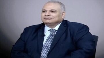 خبير اقتصادي يكشف أسباب توترات سعر الدولار في مصر الأسبوع
