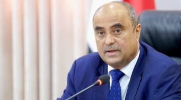رئيس الحكومة اليمنية يعلن عن إجراءات تقشفية صارمة وقيود جديدة