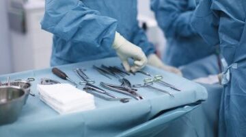 سعودية تنجح في إخراج 49 مغناطيسًا من بطن طفل في