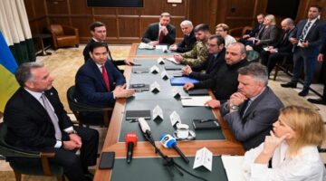 طاولة مفاوضات متحركة أوكرانيا تسعى لإنهاء الحرب تسلسل زمني