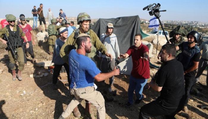 عنف المستوطنين في الضفة الغربية يستهدف متضامنين أجانب