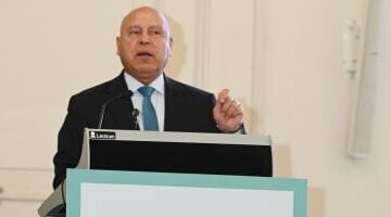 كامل الوزير يكشف عن إطلاق السجل البيئي الصناعي ديسمبر 2025