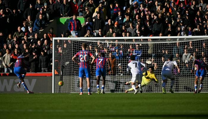 ليه تم إعادة ركلة جزاء ماتيتا في البريميرليغ رغم لمسه الكرة مرتين؟