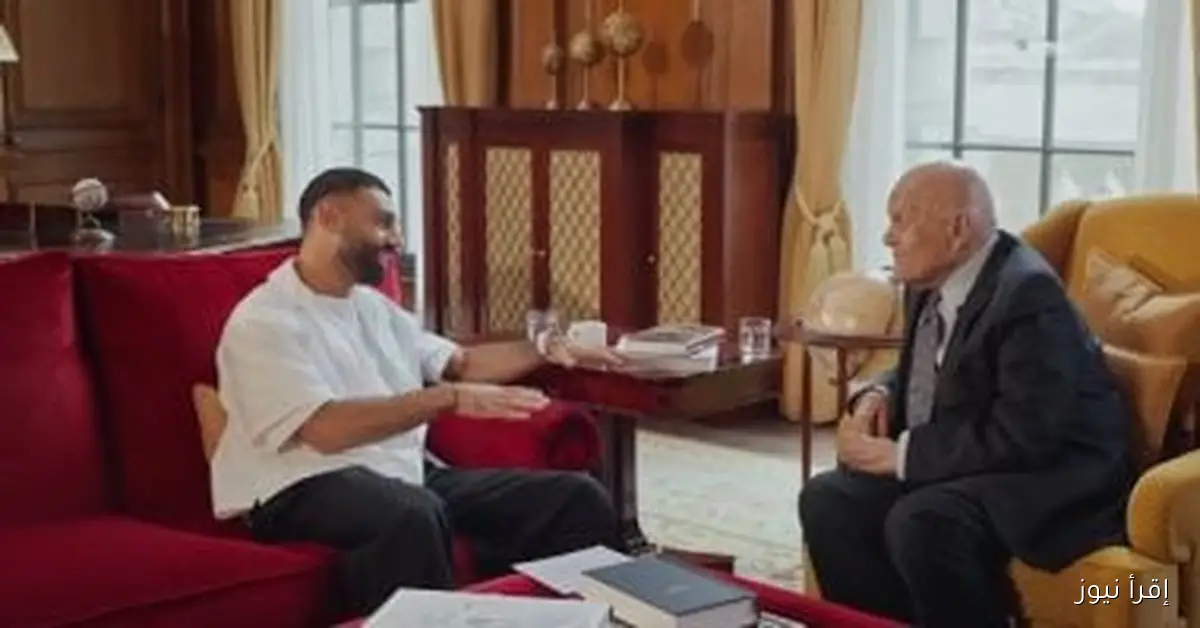 مجدي يعقوب يكشف عن حلمه بأن يصبح جراحًا منذ الطفولة في حواره مع محمد صلاح