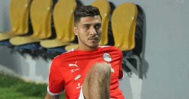 محمد شريف وريان وأفشة يجلسون على مقاعد البدلاء في مباراة مصر الثانية ضد الجزائر