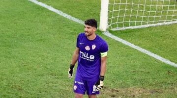 محمد صبحى يقترب من حراسة مرمى الزمالك في مواجهة كايزر