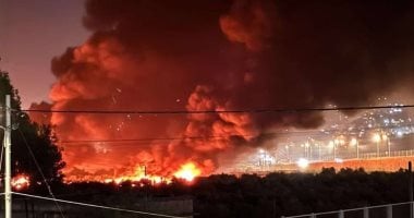 مستوطنون يضرمون النيران في مستودع للسيارات في حوارة جنوب نابلس