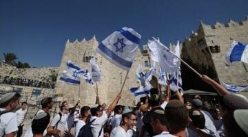 مستوطنون يهاجمون محلاً تجارياً في شرق رام الله