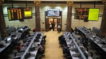 مشتريات المستثمرين العرب تدفع مؤشرات البورصة للارتفاع في منتصف تعاملات